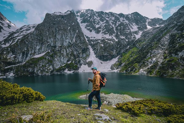Comment organiser une expédition de randonnée en haute montagne dans les Andes péruviennes : équipements et itinéraires ?
